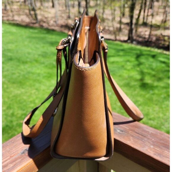 Michael Kors Tote Jet Set Luggage Saffiano Leather Acorn Tan Brown Gold Hardware - Picture 6 of 9